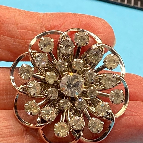 Vintage Rhinestone Brooch Round Riveted Stunning Sparkling MCM Pin Silver Tone - Picture 5 of 6